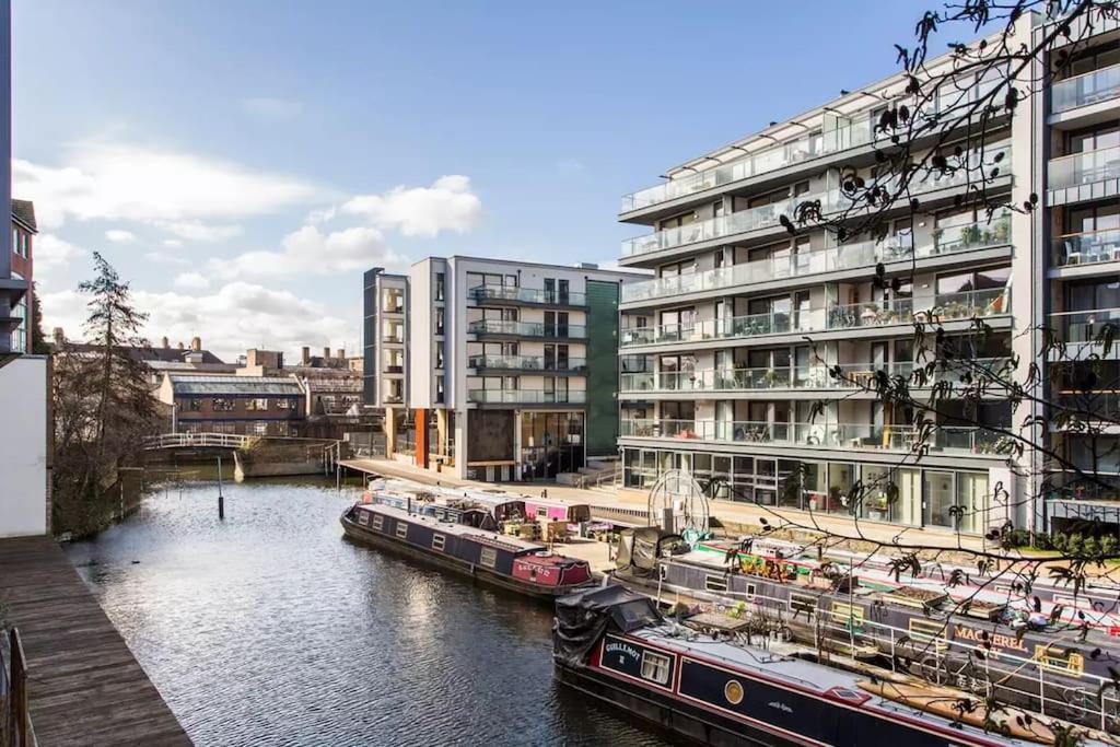 Canal-Side Apartment In Shoreditch London Eksteriør bilde