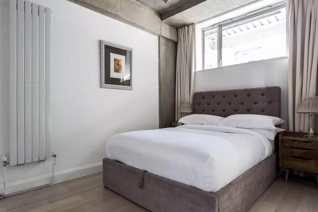 Canal-Side Apartment In Shoreditch London Eksteriør bilde