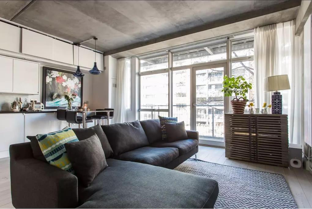 Canal-Side Apartment In Shoreditch London Eksteriør bilde