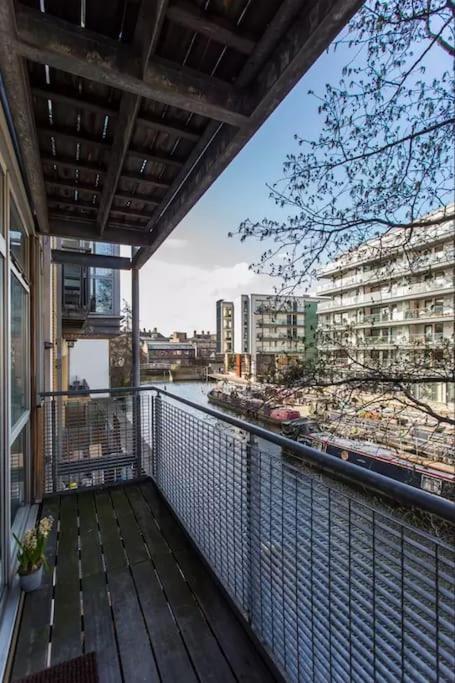 Canal-Side Apartment In Shoreditch London Eksteriør bilde