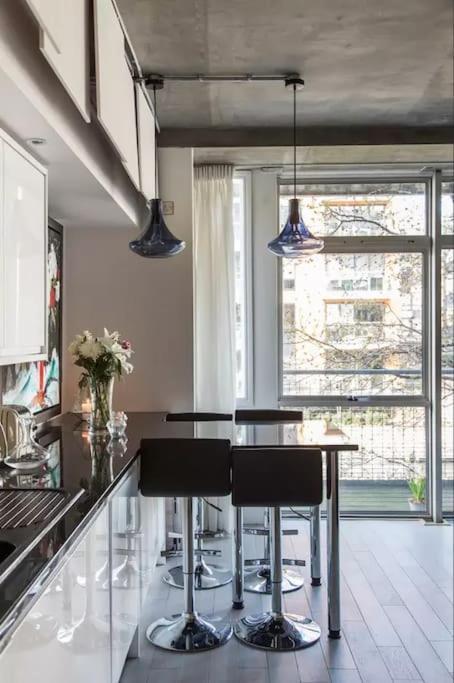 Canal-Side Apartment In Shoreditch London Eksteriør bilde