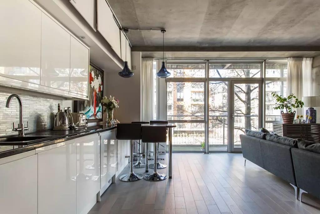 Canal-Side Apartment In Shoreditch London Eksteriør bilde